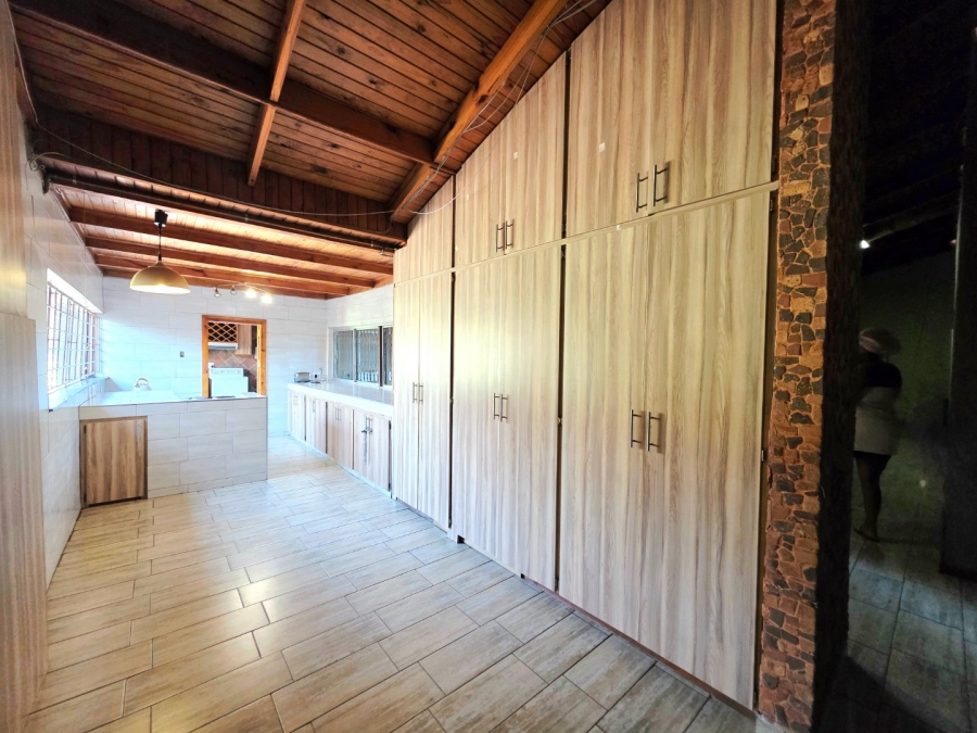 16 Bedroom Property for Sale in Universitas Free State